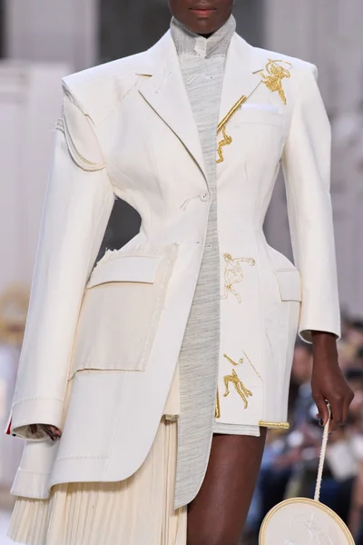 Look 63